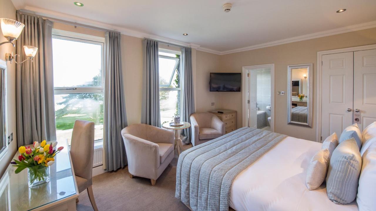 The Carlyon Bay And Hotel